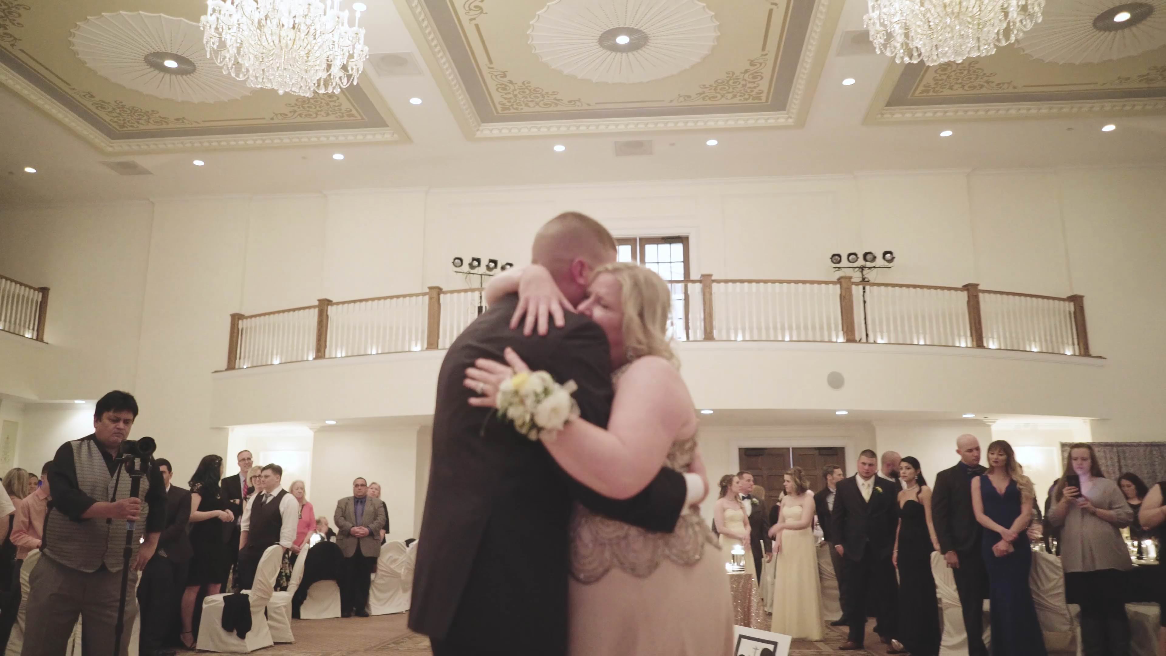Carriage House Galloway Wedding | Jaclyn & Joseph | Mother Son Dance