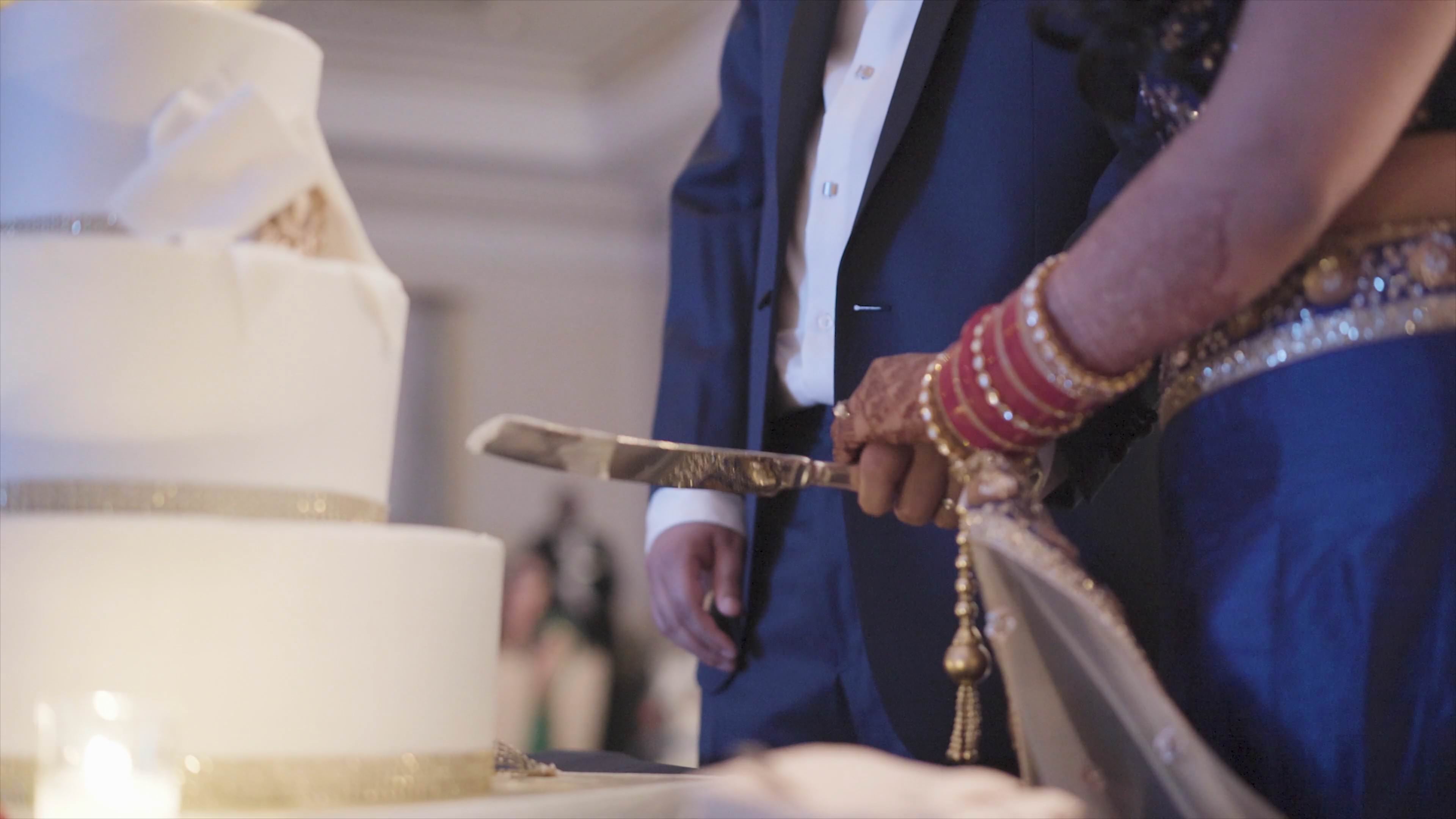 Hilton Pearl River Wedding | Neha & Ankur | Cake Cutting