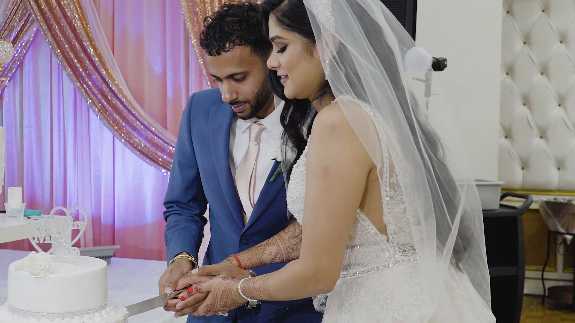 Woodhaven Manor Woodhaven NY Hindu Wedding | Veann & Mario | Cake Cutting