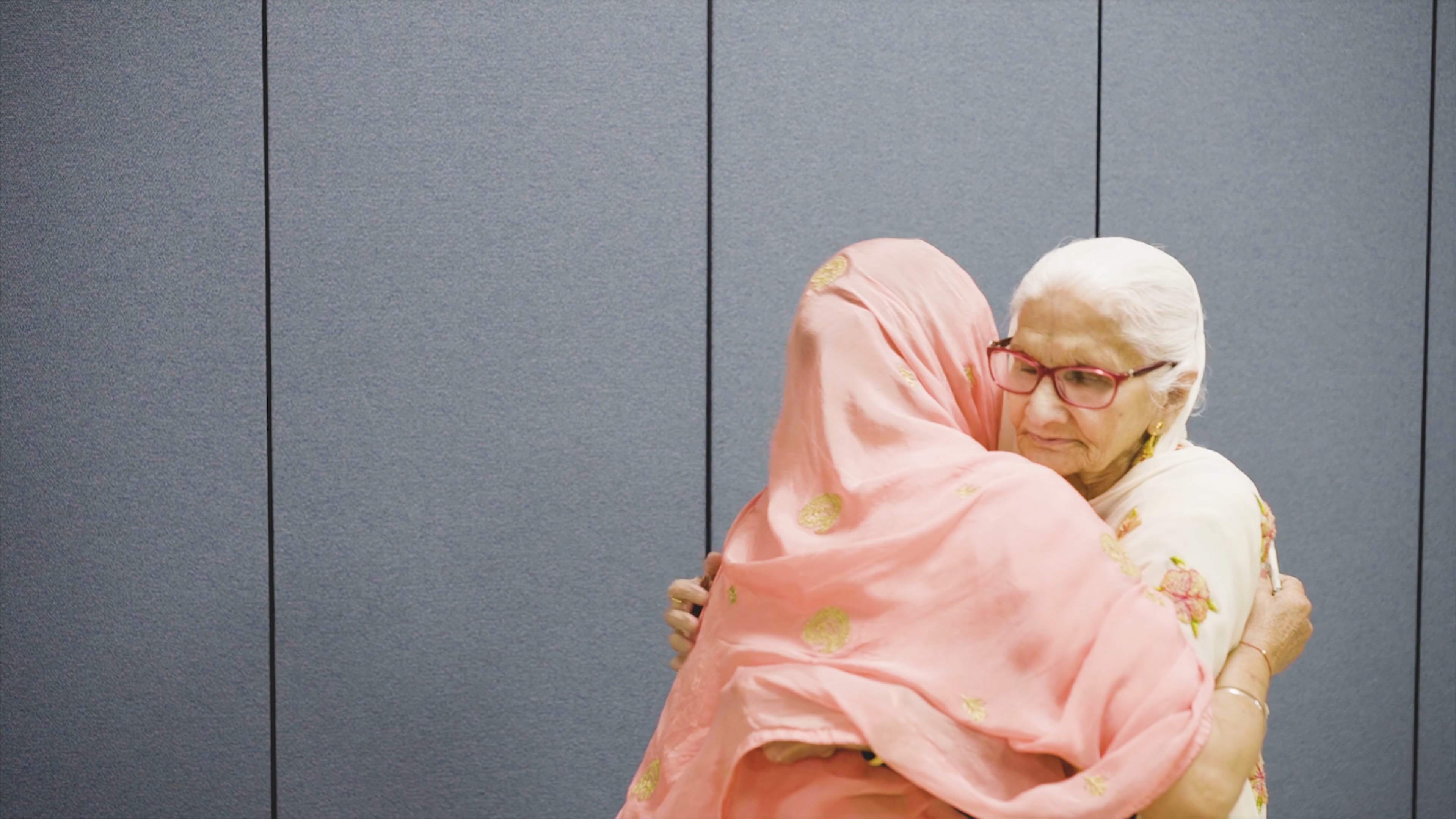 Gurudwara Singh Sabha Port Reading NJ Sikh Wedding | Navjot & David | Ladies Milni