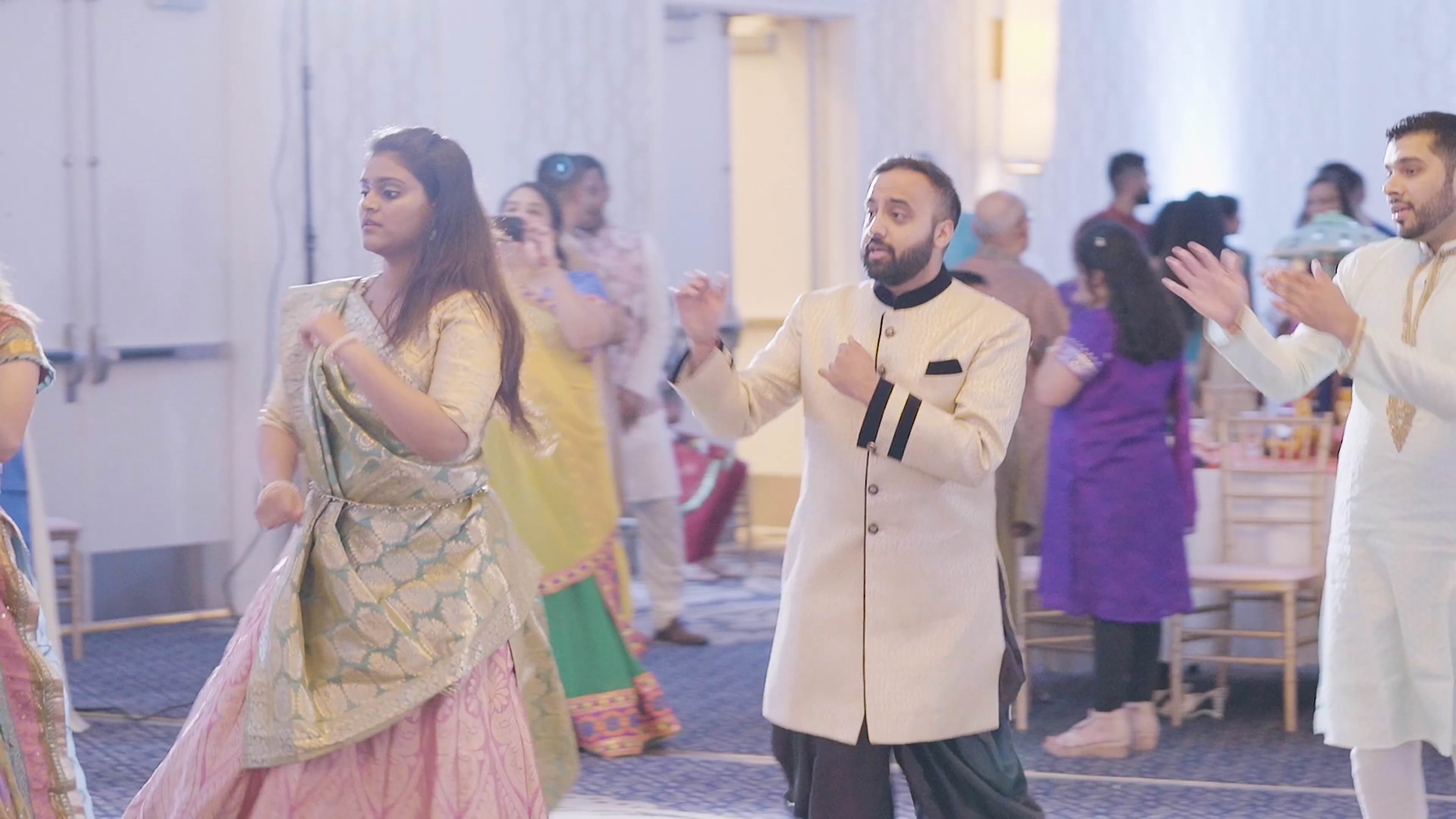 Delta Hotels Baltimore Hunt Valley Hindu Wedding | Keyuri & Prit | Garba Part II